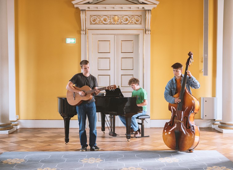 Vib Kat Aug 2023 7587