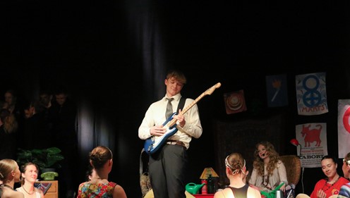 Forestilling 7 2 37 (1)